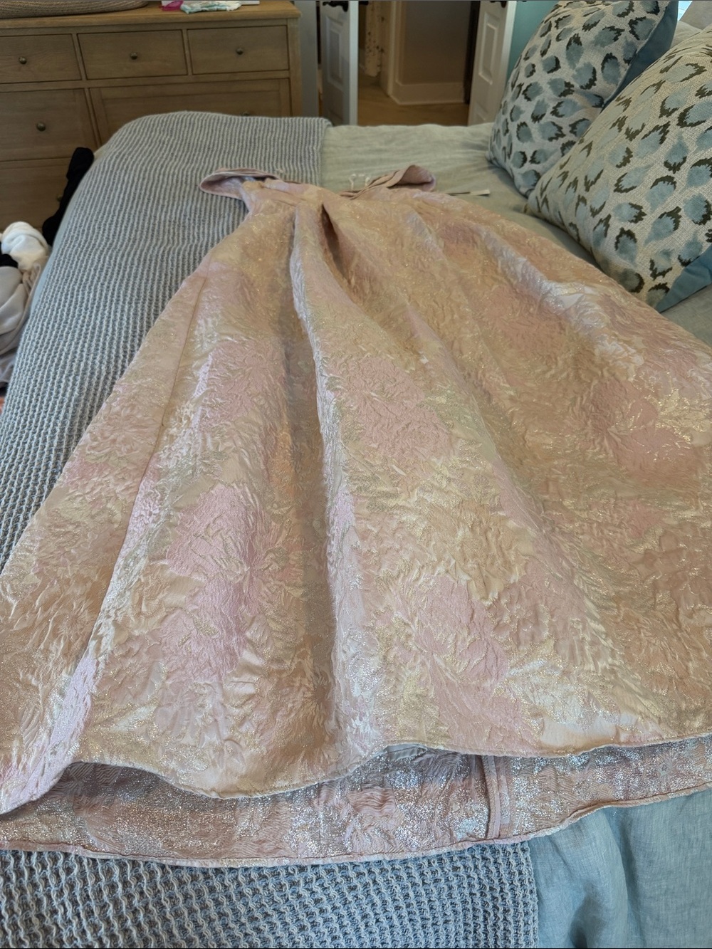 Off-Shoulder Floral Jacquard Dress in Blush Pink - Picture 2 of 8